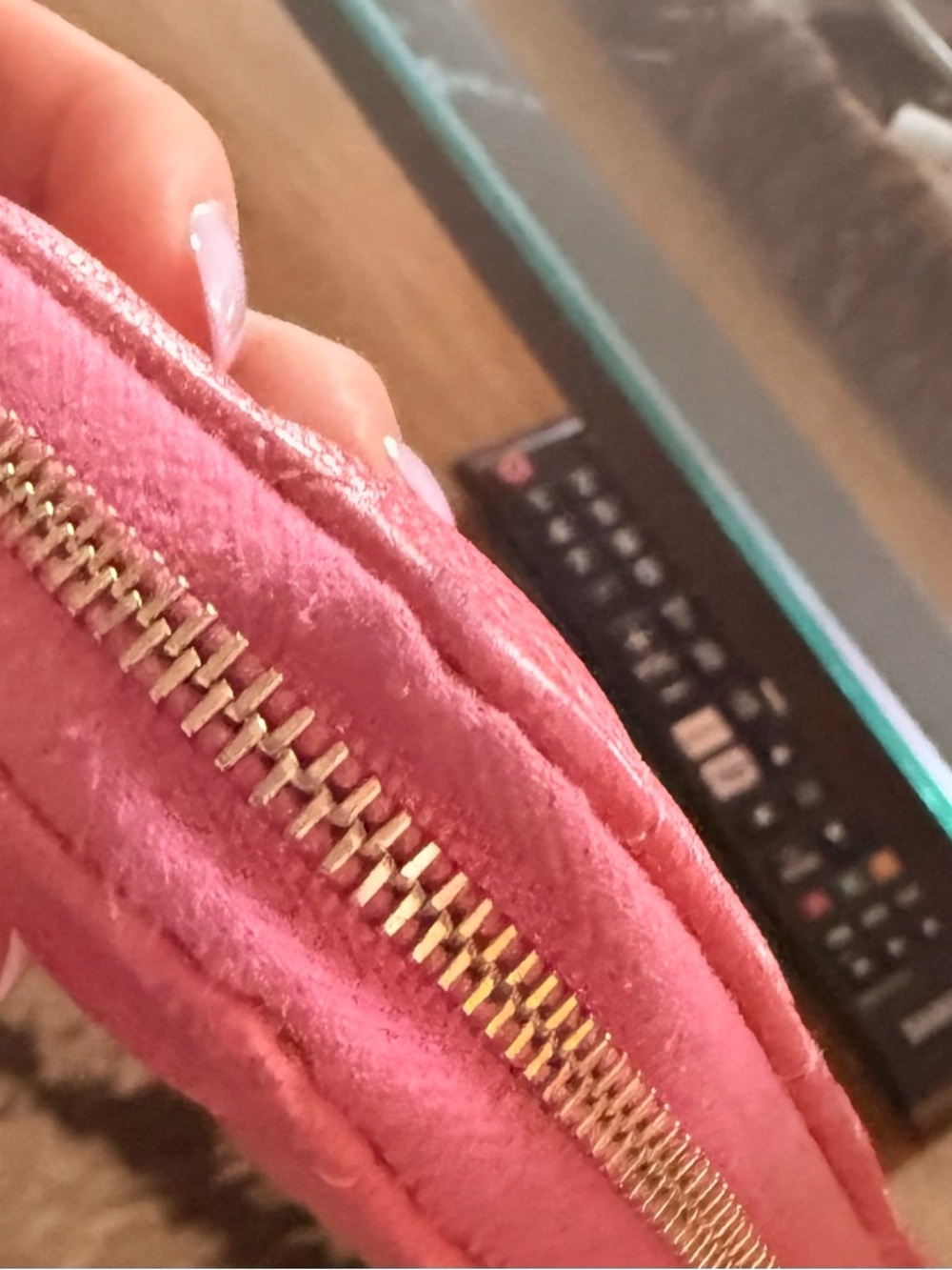 CHANEL Continental Quilted Coral Pink Caviar Leather Wallet with Gold CC - Picture 9 of 11